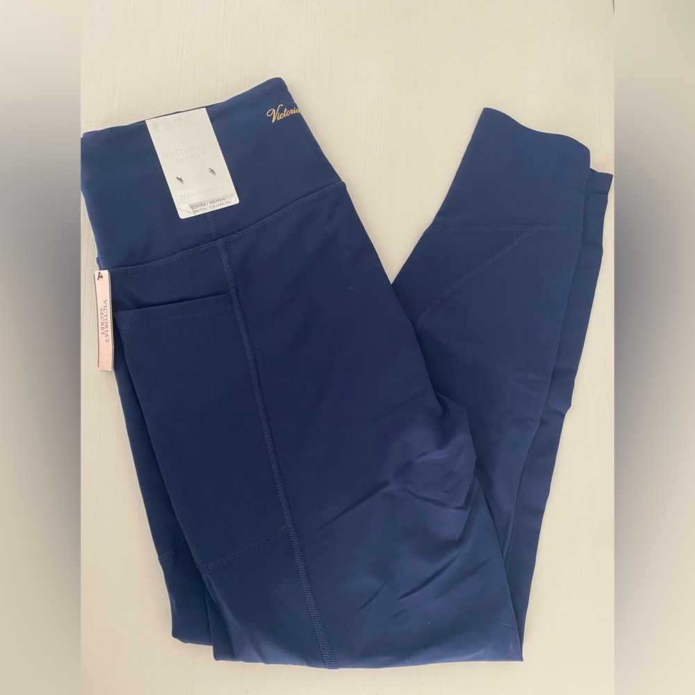 NWT Victoria’s Secret 7/8 Knockout Performance Leggings